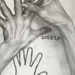 2023年度多摩美術大学統合デザイン学科合格者入試再現作品「くらべる手」(デッサン) 2023年度多摩美術大学統合デザイン学科合格者入試再現作品「くらべる手」(デッサン)